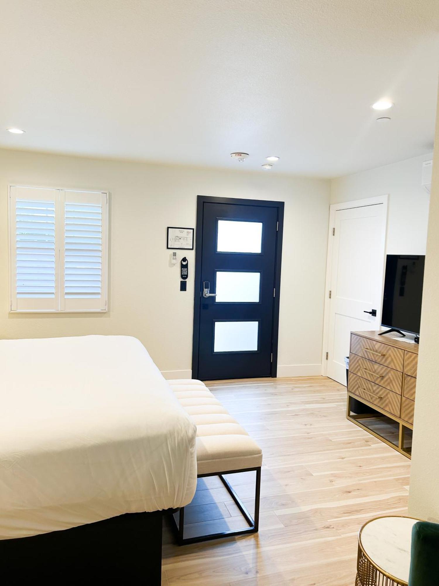 Inn New Haven Solvang